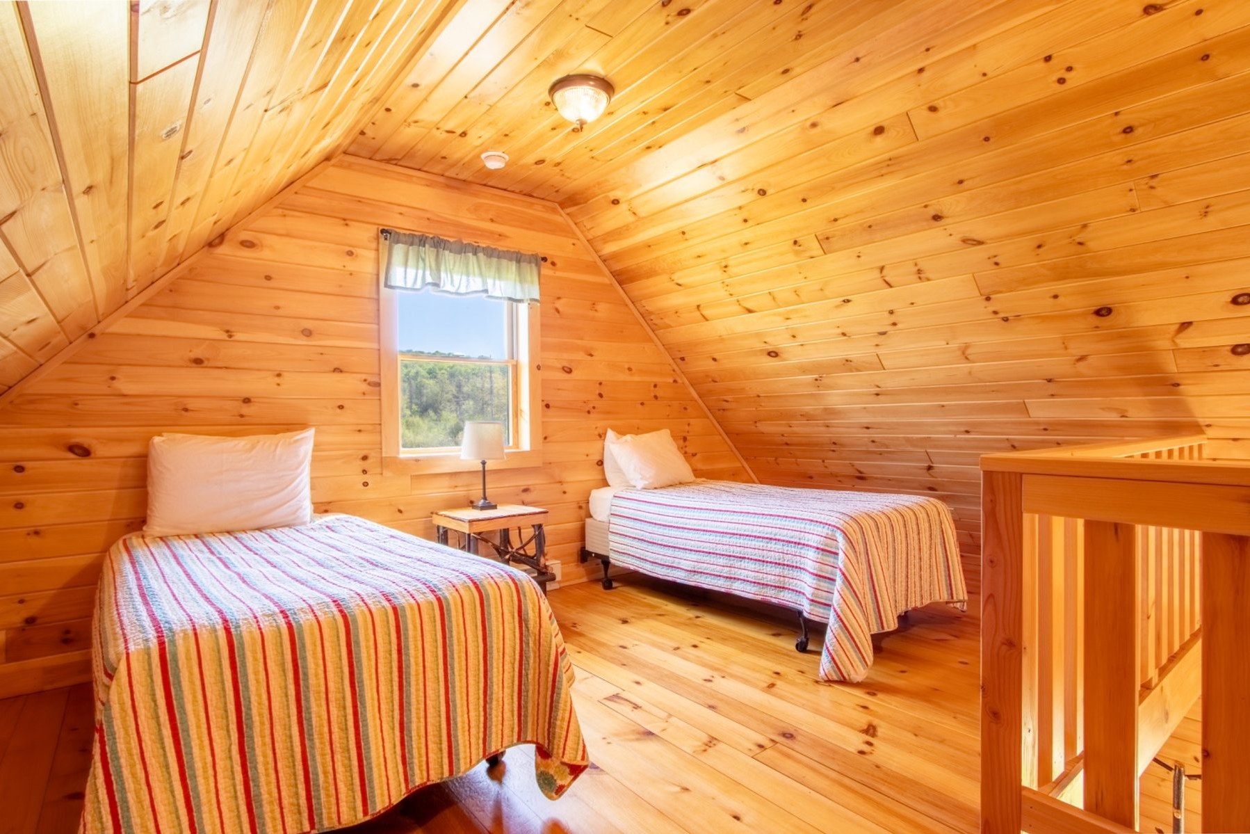 Golf Course Cabin Loft Twins